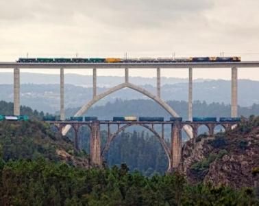 Pruebas de carga e inspecciones de puentes de la Línea de Alta Velocidad Madrid - Galicia. Carboeiro - Santiago (España)