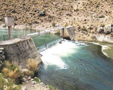 Estudio de recursos hídricos e infraestructura hidráulica para el aprovechamiento de la cuenca del río Locumba, Tacna (Perú)