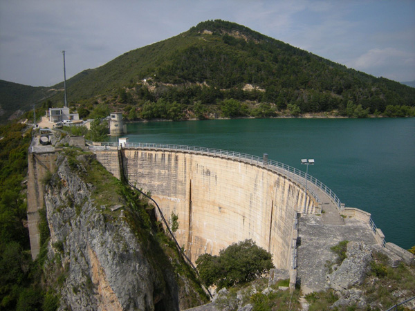 Instrumental Monitoring Status Review in the dams of the Ebro River (Spain)