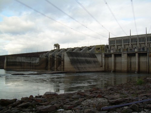 Estudio de revisión de la gestión de crecidas y elaboración de un plan de acción durante emergencias para el sistema de presas del río Negro (Uruguay)